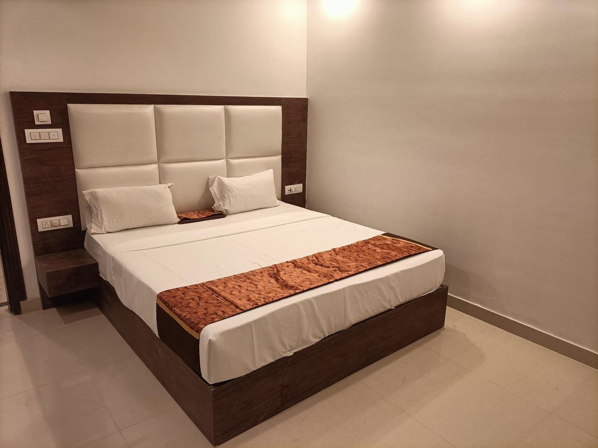 Hotel Vista Premium Tark A Family Hotel Near Igi Airport Delhi New Delhi Eksteriør billede